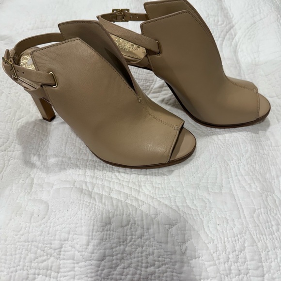 Vince Camuto Naveah Nude Leather
Slingback Heels - Picture 4 of 8